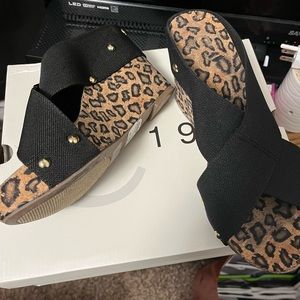 Selling cheetah and black print heels only used once